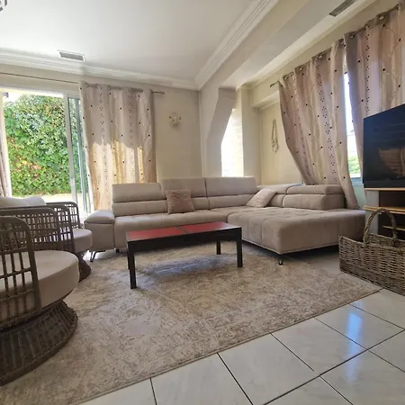 Avec Piscine à Villa